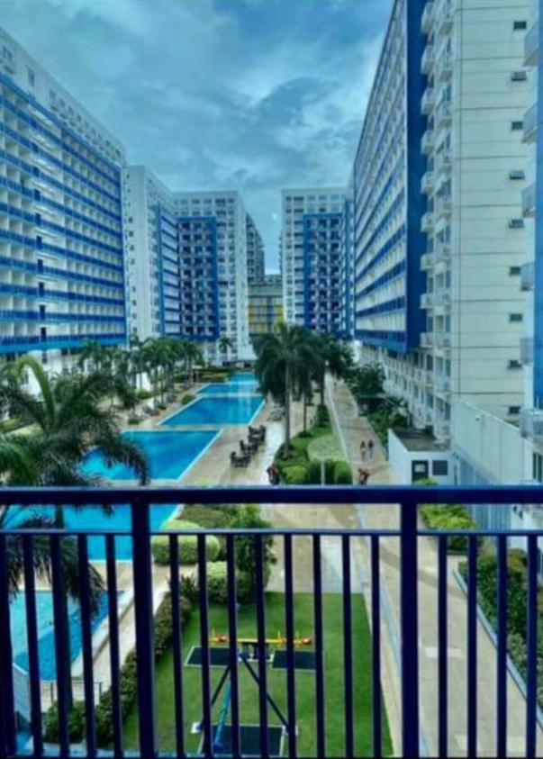 Yhanz Z Sea Residences Pasay Eksteriør bilde