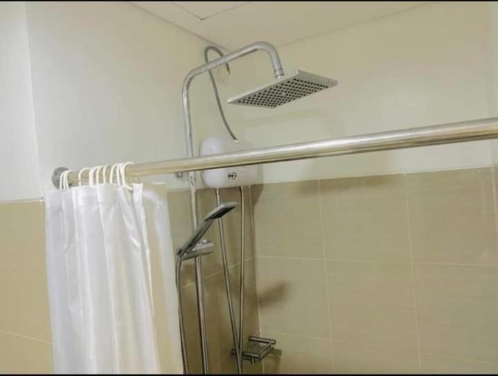 Yhanz Z Sea Residences Pasay Eksteriør bilde